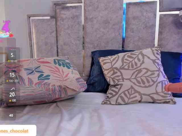 GabyyJones webcam