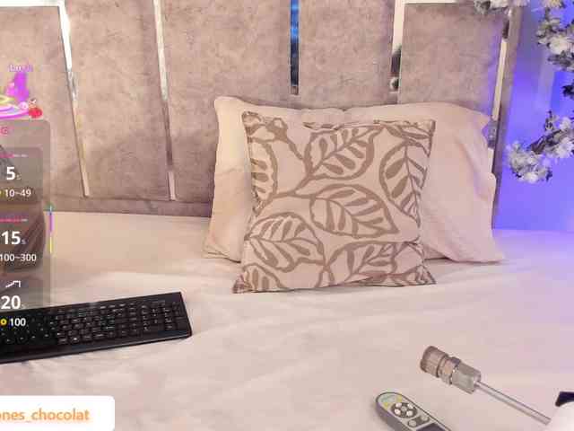GabyyJones webcam