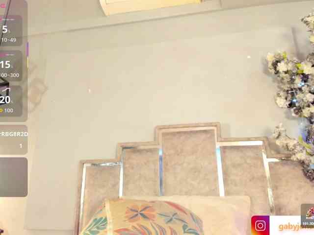 GabyyJones webcam