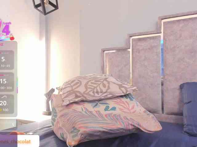 GabyyJones webcam