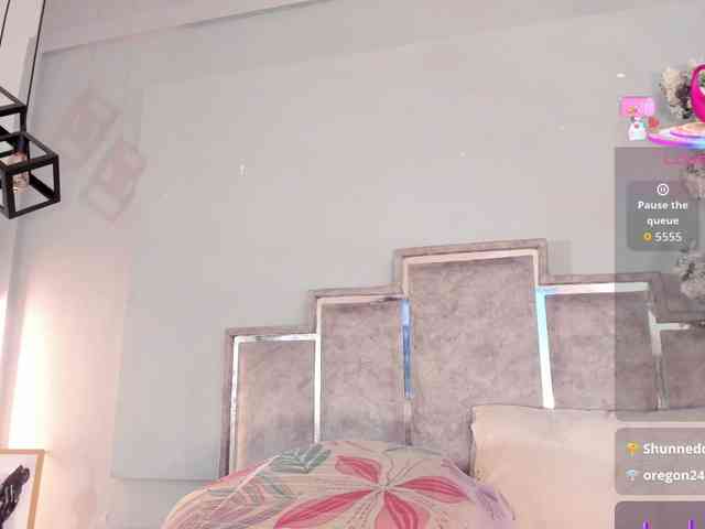 GabyyJones webcam