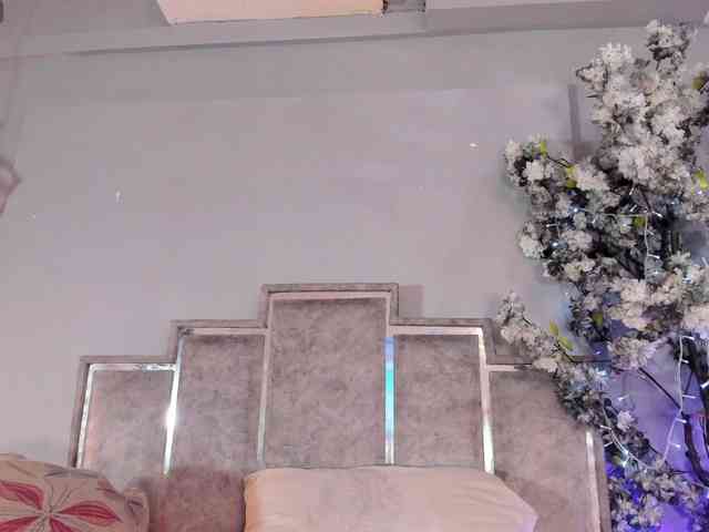 GabyyJones webcam