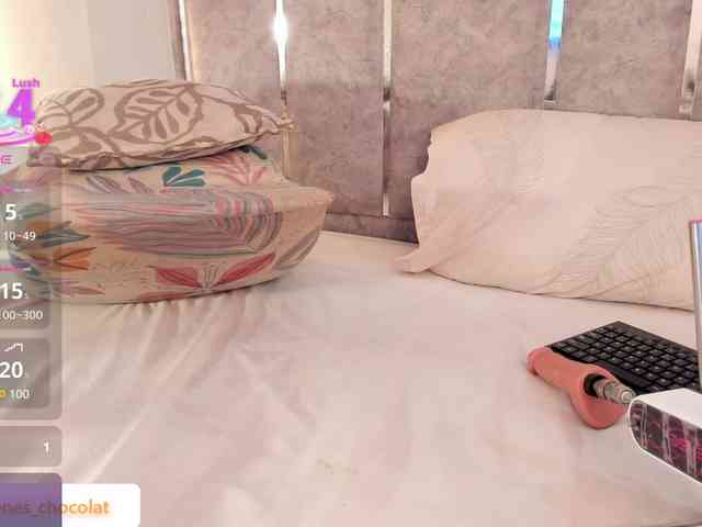 GabyyJones webcam