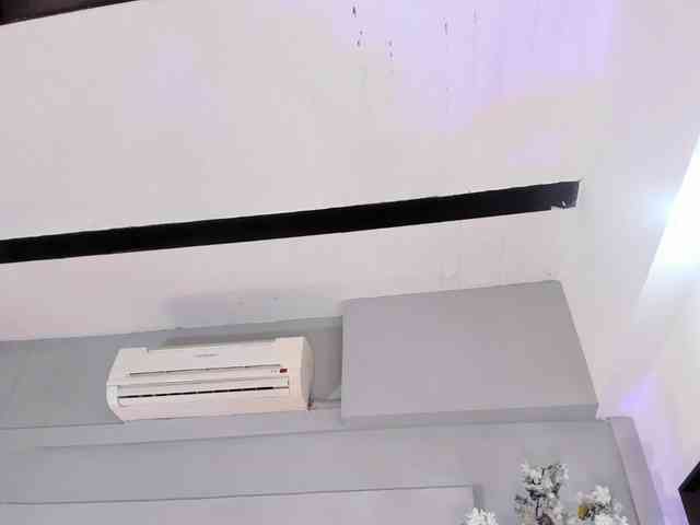 GabyyJones webcam