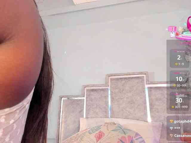 GabyyJones webcam