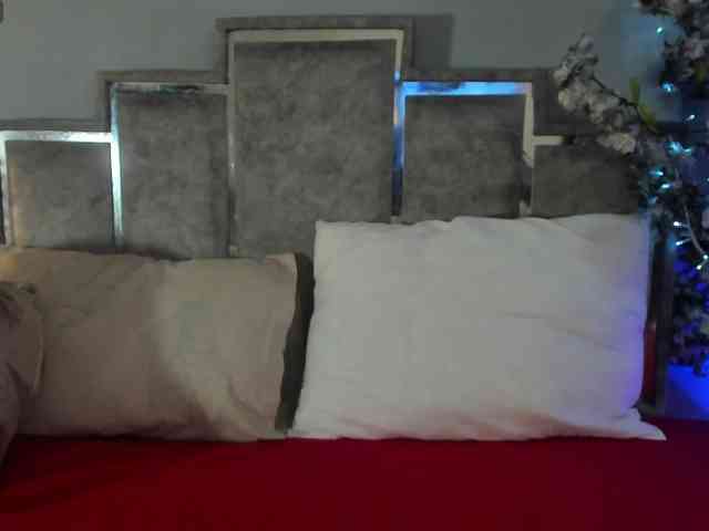 GabyyJones webcam