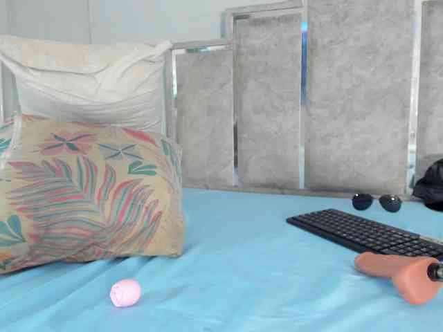 GabyyJones webcam