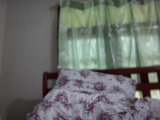 Aliz-aliz's BongaCams show and profile