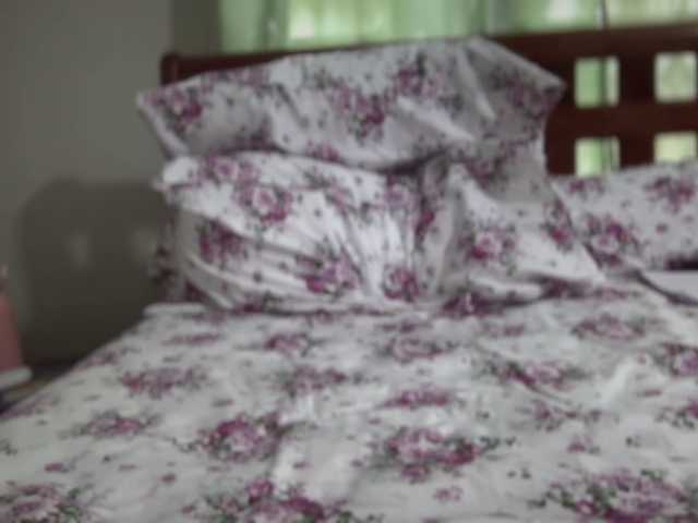 Aliz-aliz's BongaCams show and profile