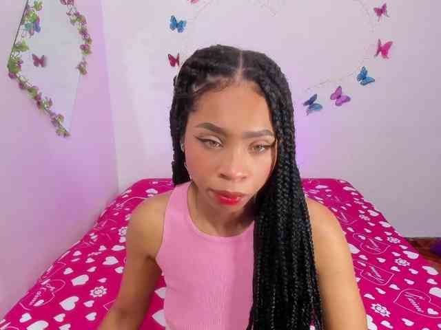 skinnyslutgirl webcam