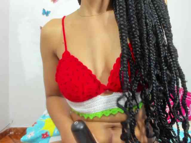 skinnyslutgirl webcam