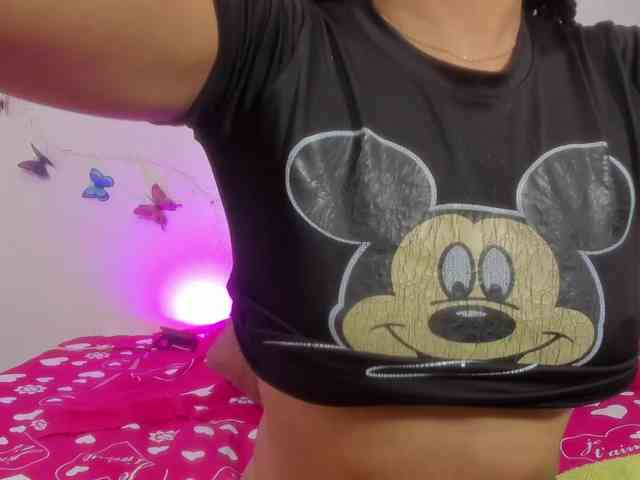 skinnyslutgirl webcam