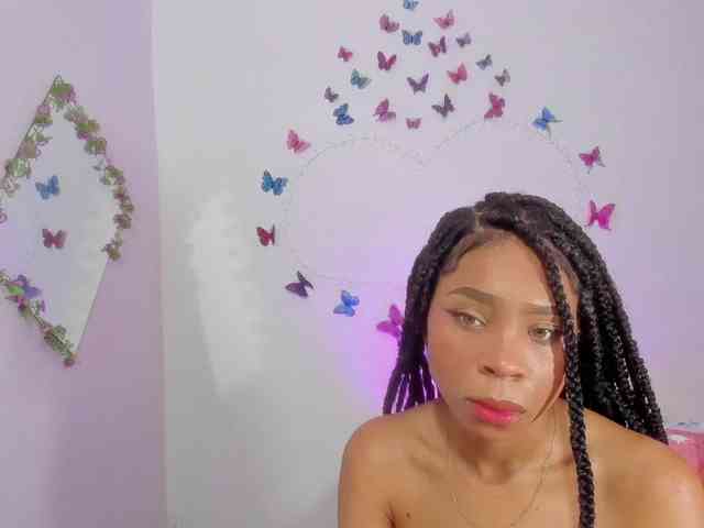 skinnyslutgirl webcam