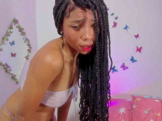 skinnyslutgirl webcam