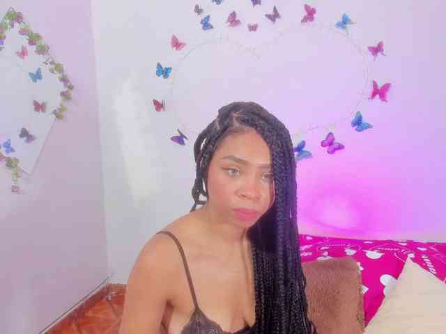 skinnyslutgirl webcam