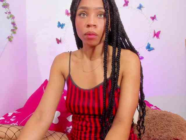 skinnyslutgirl webcam