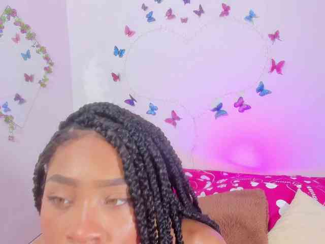 skinnyslutgirl webcam