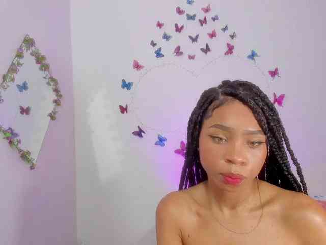 skinnyslutgirl webcam