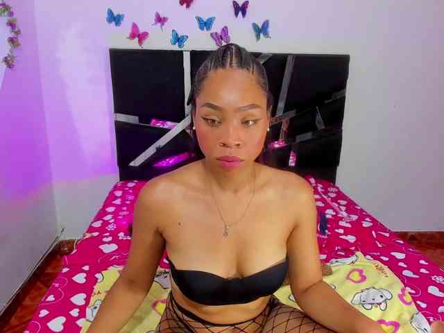skinnyslutgirl webcam