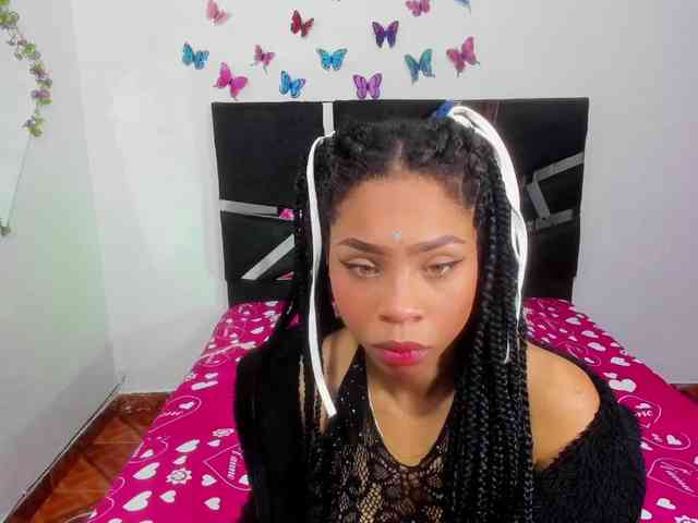 skinnyslutgirl webcam