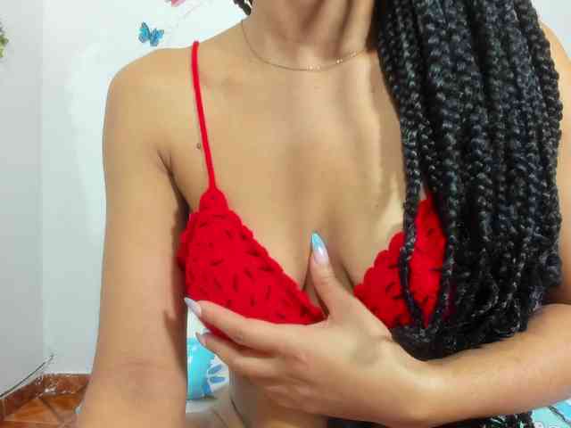 skinnyslutgirl webcam