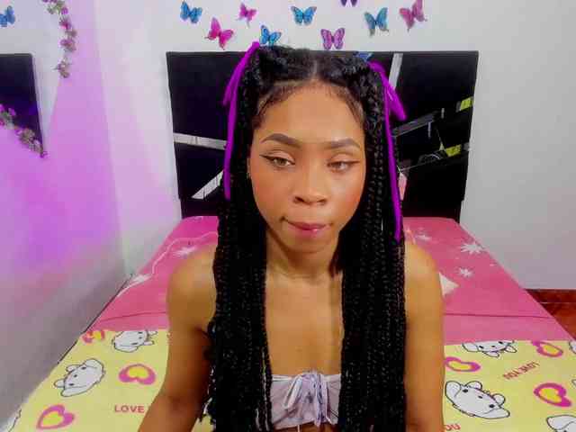 skinnyslutgirl webcam