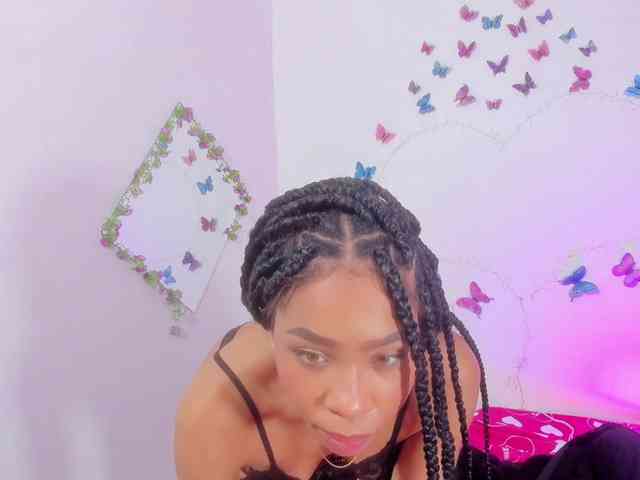 skinnyslutgirl webcam