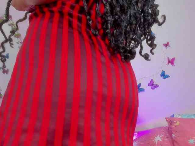 skinnyslutgirl webcam