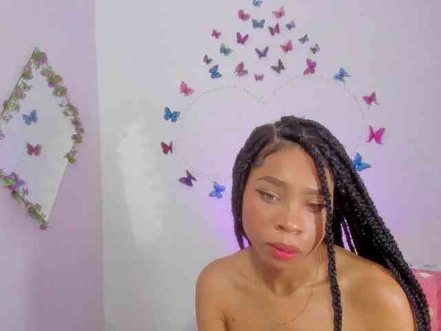 skinnyslutgirl webcam