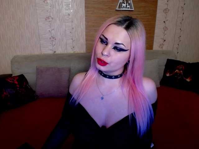 AnnessixReign's BongaCams show and profile