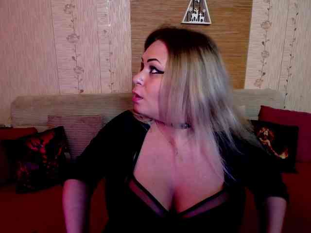 AnnessixReign webcam