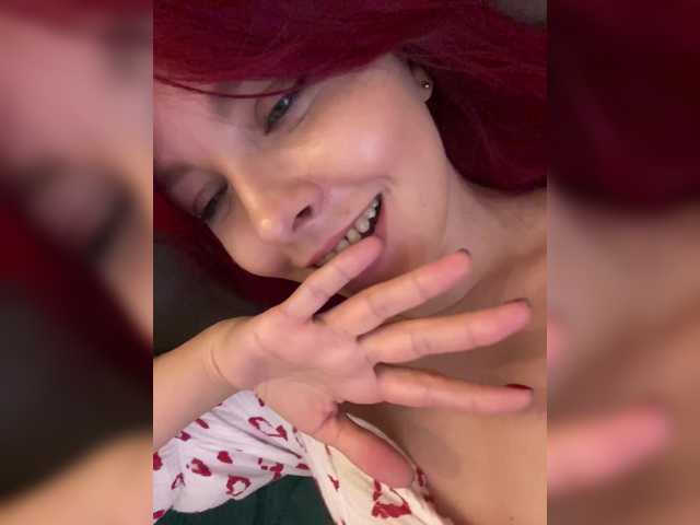 lova-mars from BongaCams