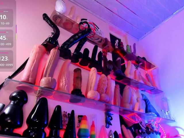 moly2510's BongaCams show and profile