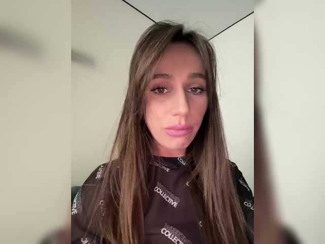 ParisSaintGermain - sophisticated entertainer for a bonkers live session ParisSaintGermain from BongaCams