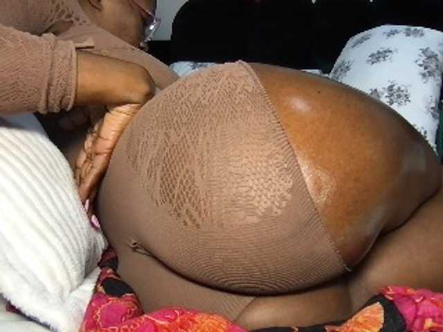 chocopetite's BongaCams show and profile