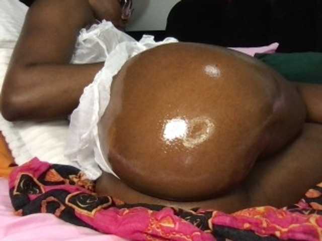 chocopetite live cam profile