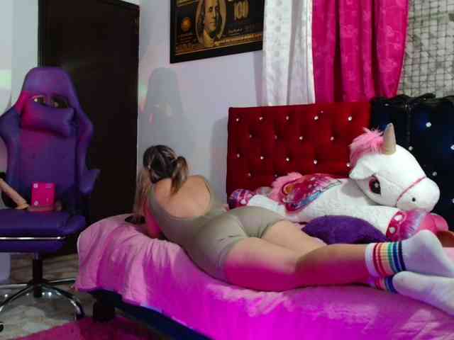 hot-sexy-bunny webcam