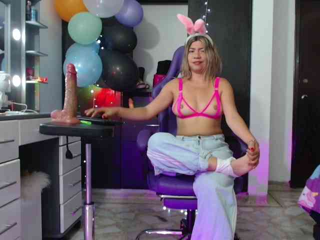 hot-sexy-bunny webcam