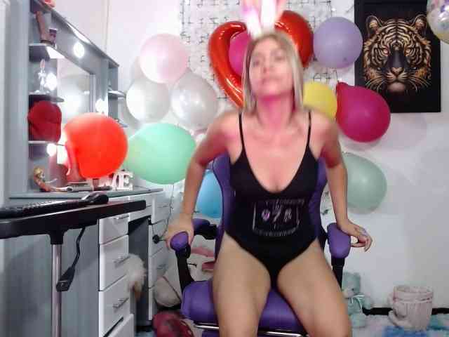 hot-sexy-bunny webcam