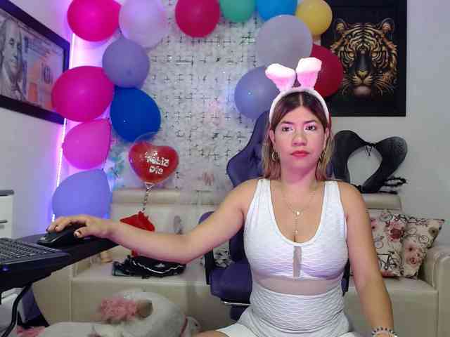 hot-sexy-bunny webcam