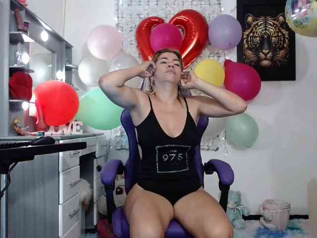 hot-sexy-bunny webcam