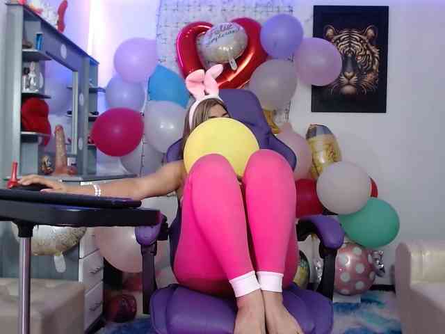 hot-sexy-bunny webcam