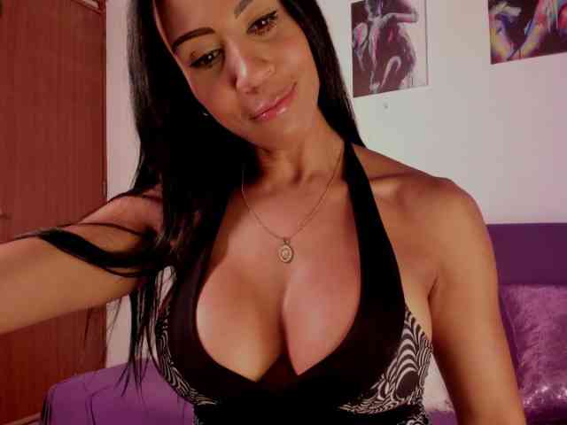 private chatroom Charlotte-Bayron