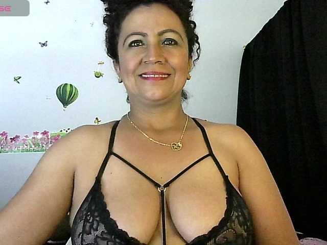 yosselin23's BongaCams show and profile