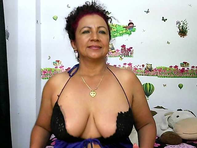 yosselin23's BongaCams show and profile