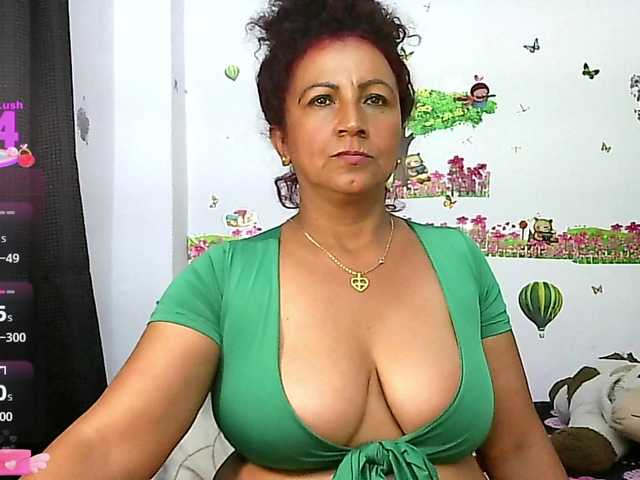 yosselin23's BongaCams show and profile