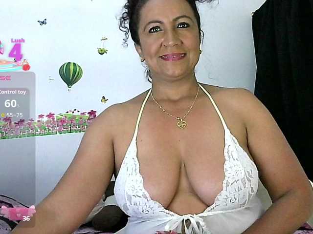 yosselin23's BongaCams show and profile