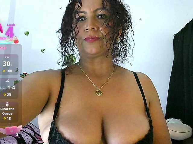 yosselin23's BongaCams show and profile