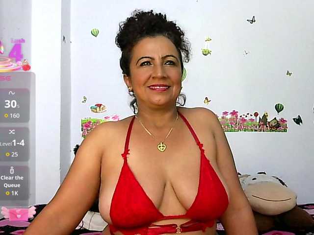 yosselin23's BongaCams show and profile