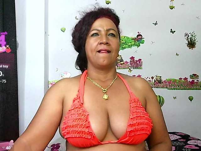 yosselin23's BongaCams show and profile